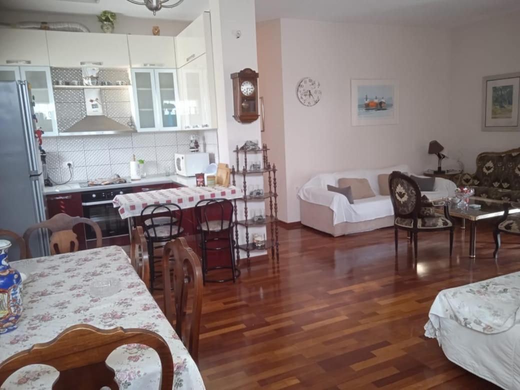 Vlorë Vila N Dervishi מראה חיצוני תמונה